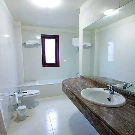 Hotel Torques Cambre